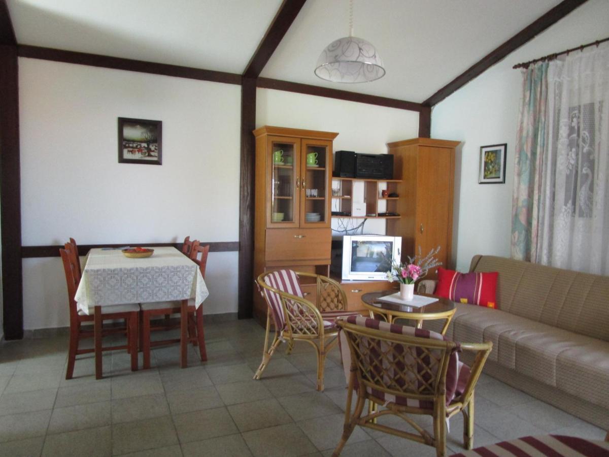 Beachfront House Nada - Happy Rentals Karlobag Luaran gambar