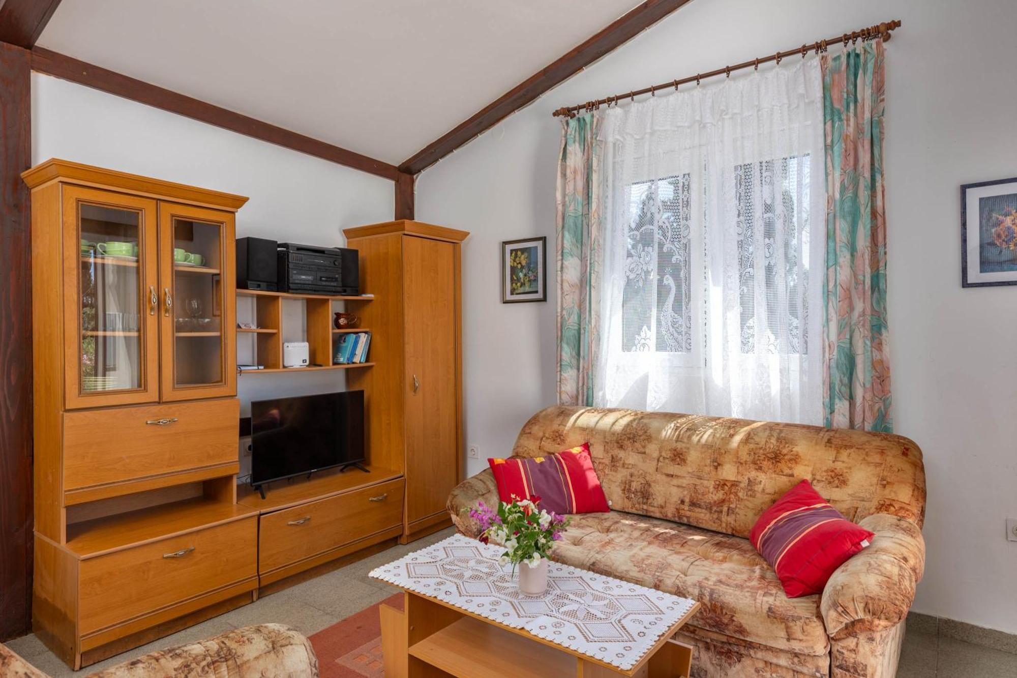 Beachfront House Nada - Happy Rentals Karlobag Luaran gambar